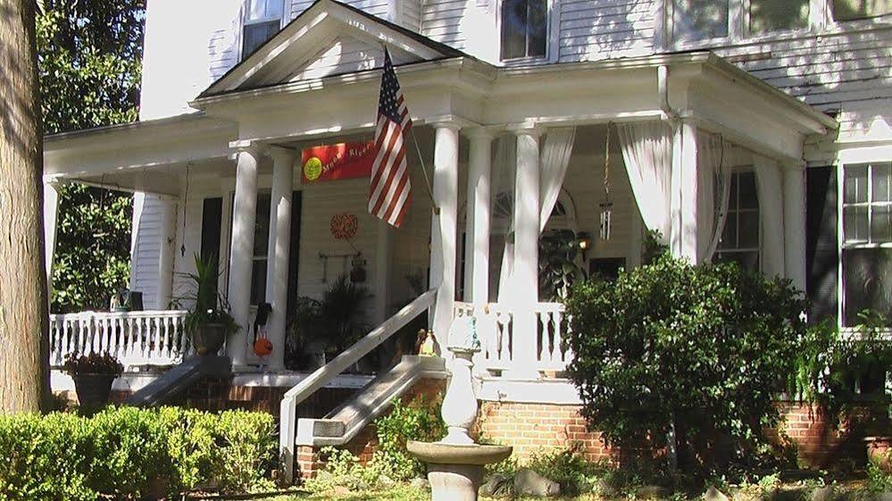 Inn Upon Moon River Plantation Chester エクステリア 写真